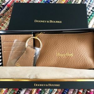 Dooney and Bourke Gift Set